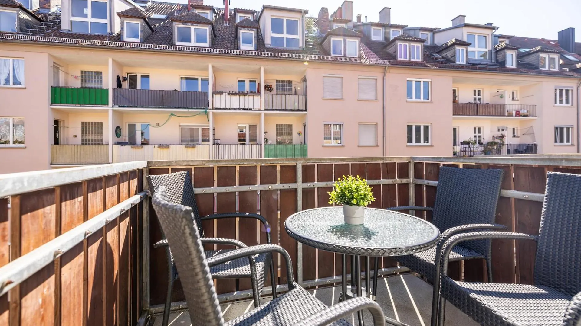 Zentral Wohnen Mit Stellplatz Und Balkon - Nahe Main Und Innenstadt Würzburg 0*,