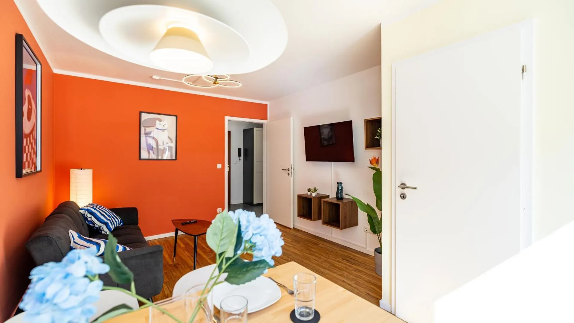 Zentral Wohnen Mit Stellplatz Und Balkon - Nahe Main Und Innenstadt Würzburg 0*,  Duitsland